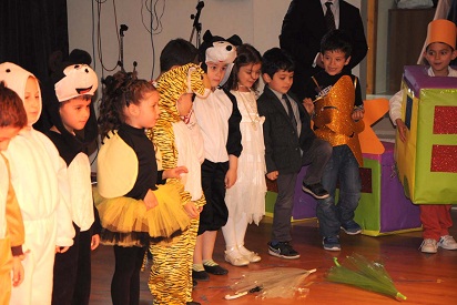 ANASINIFI ÖÐRENCİLERİNDEN İNGİLİZCE GÖSTERİ