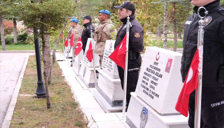 Cumhuriyet Bayramında Şehitler unutulmadı